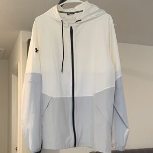 Under Armour Men's White and Light Gray Windbreaker